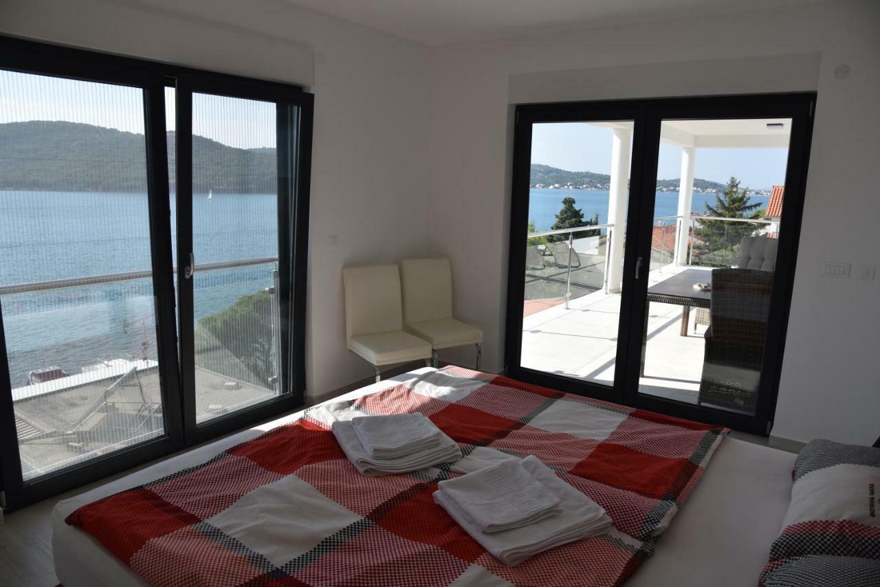 Villa Pina Tisno Extérieur photo